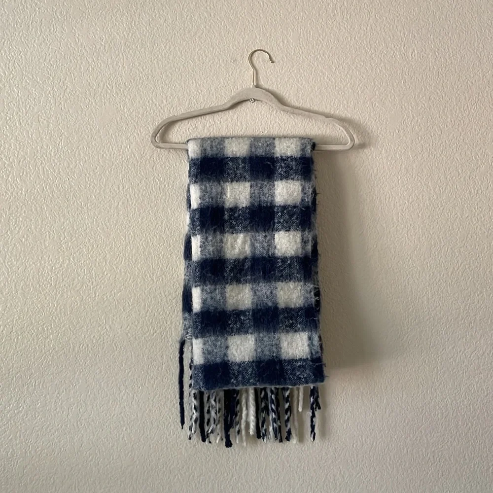 aerie furry distressed